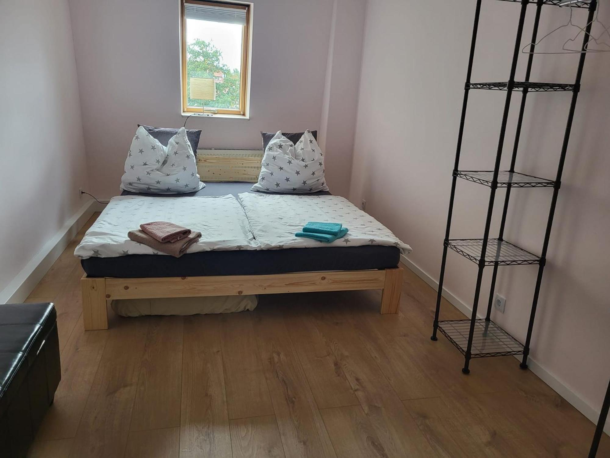 Schoene Neue 4 Zimmer Wohnung Mit Sued-Balkon Bis 8 Personen Naumburg  Esterno foto