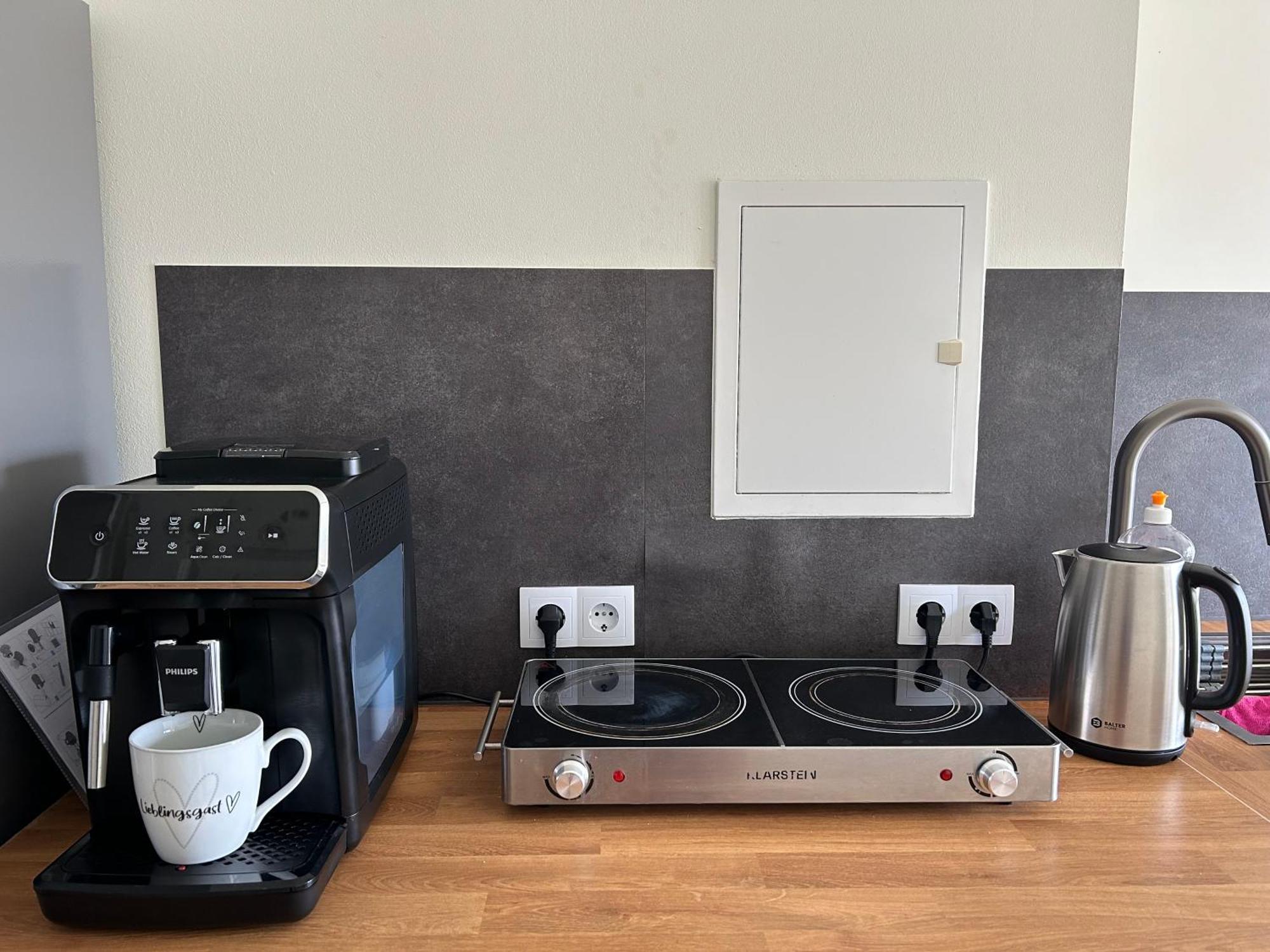 Schoene Neue 4 Zimmer Wohnung Mit Sued-Balkon Bis 8 Personen Naumburg  Esterno foto