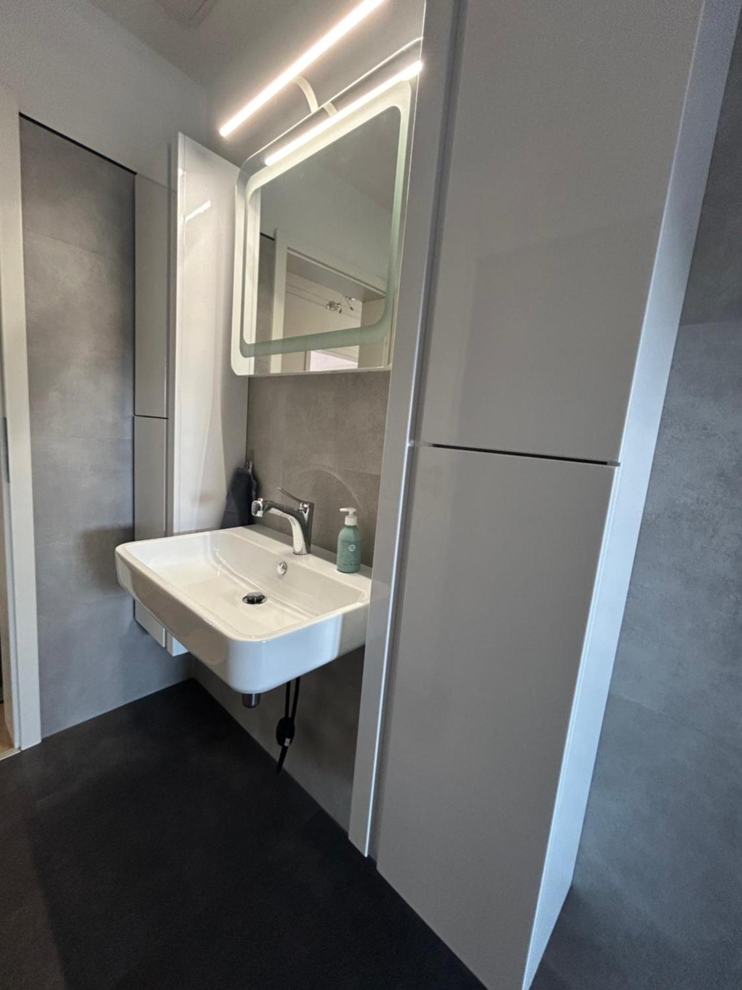 Schoene Neue 4 Zimmer Wohnung Mit Sued-Balkon Bis 8 Personen Naumburg  Esterno foto